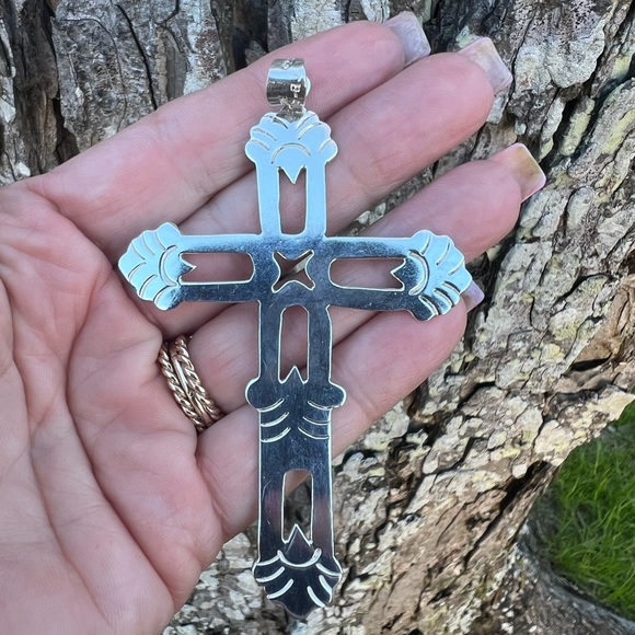 Vintage Taxco Extra Large Sterling Silver Cross Pendant - Picture 8 of 17
